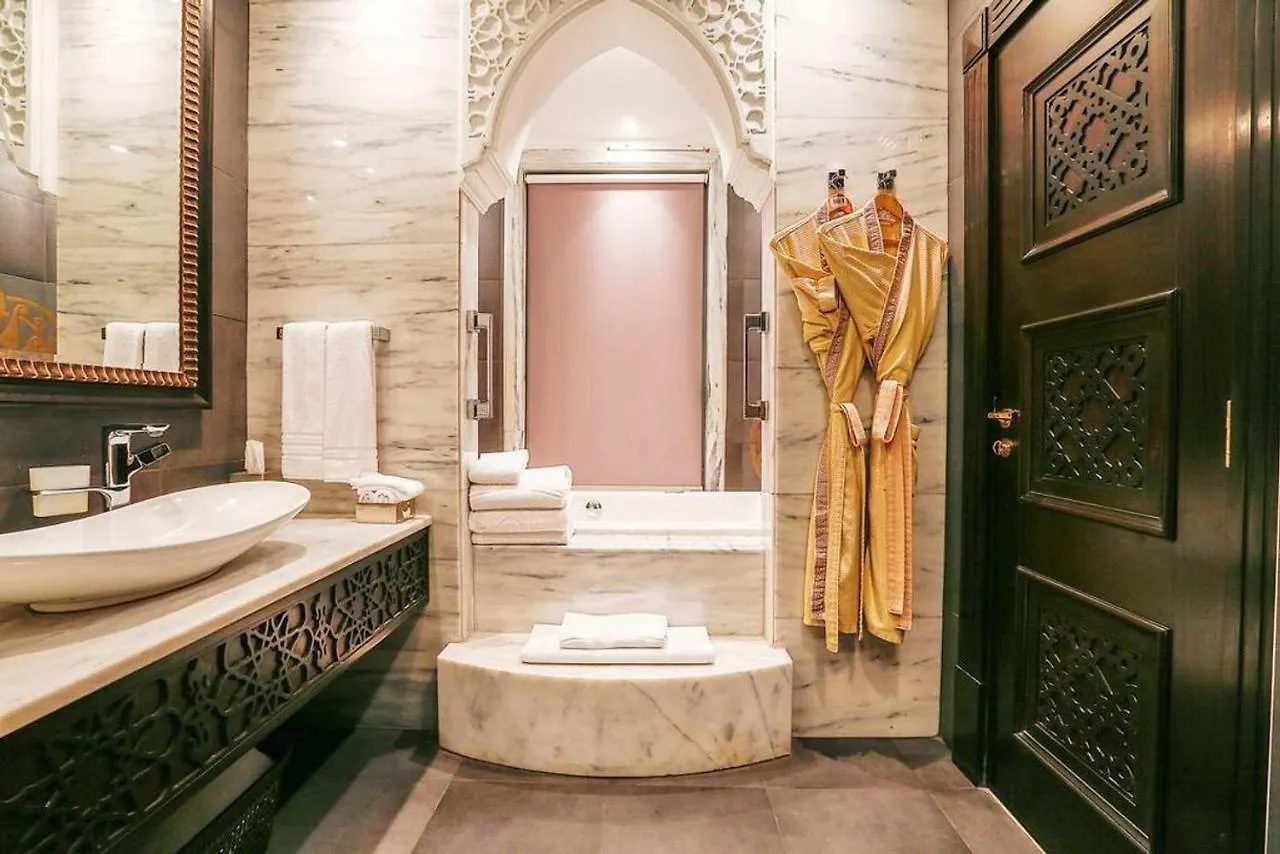Zabeel Saray Royal Residences Lagoon Villa 두바이
